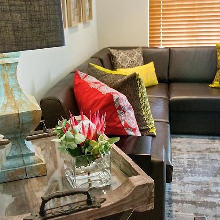 Pangsapuri 99 m² dengan 2 bilik tidur dan 2 bilik mandi peribadi di Stellenbosch Utama Luaran gambar
